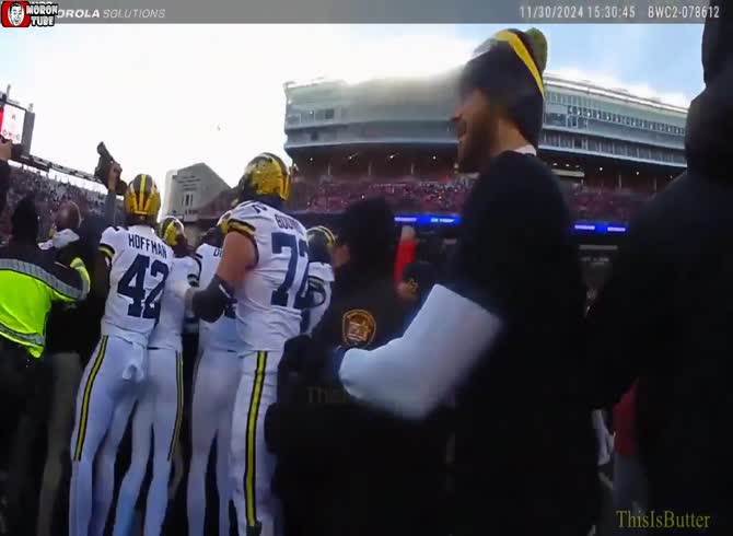 Video :Massive altercation on the field following Ohio State's defeat against Michigan